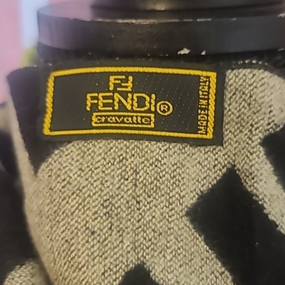 🧧NWOT Fendi Zucca Cashmere Scarf🥎GIFT - Picture 4 of 9